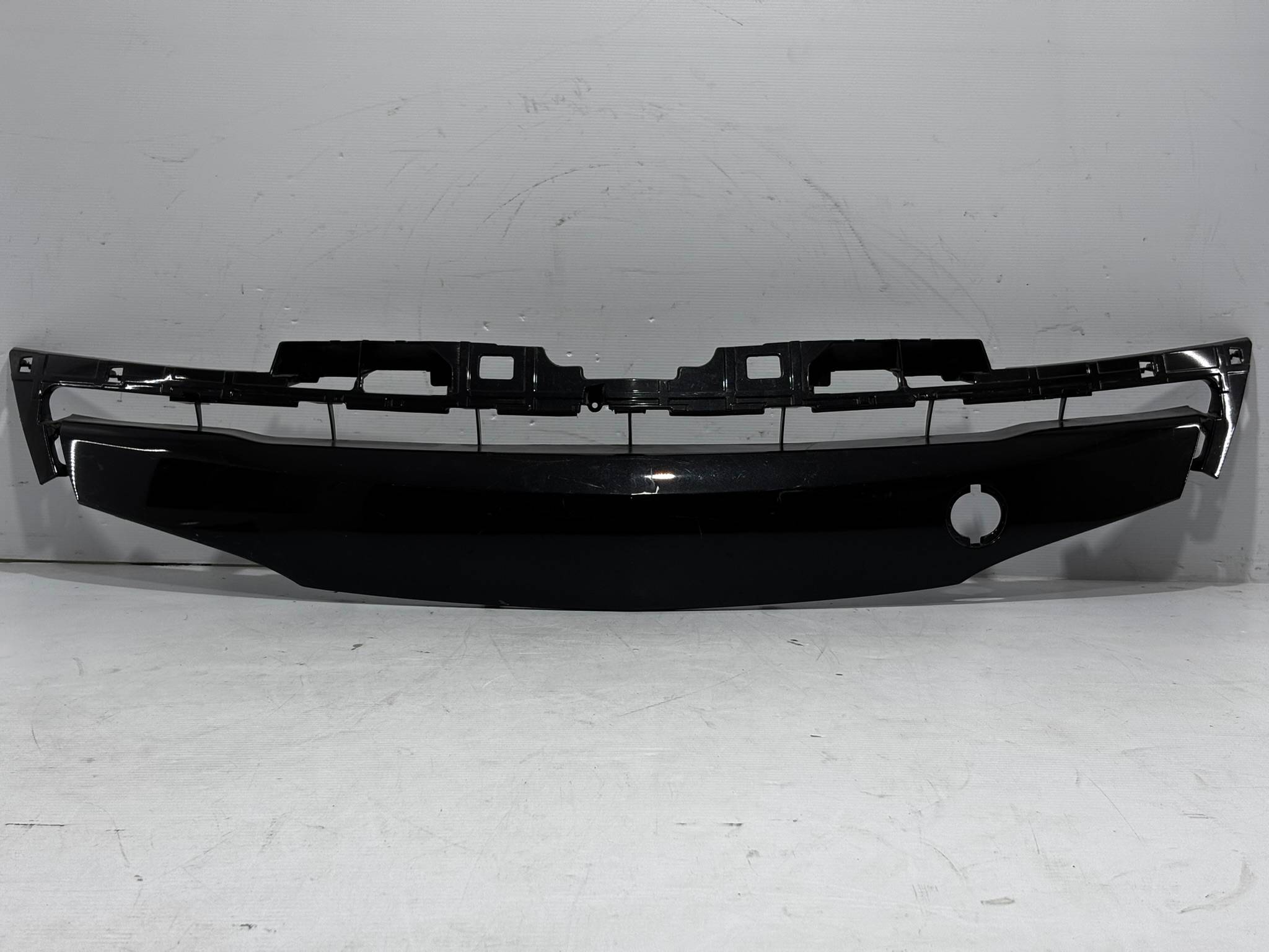 Mazda 3 2012 - 2014 Moldura para defensa Delantera Usado Generico