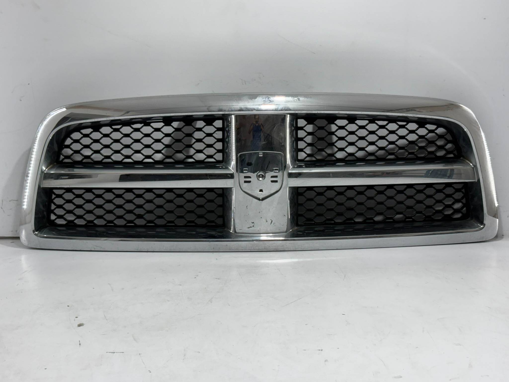 Dodge Ram 2500 2009 - 2013 Parrilla Delantera Usado Original
