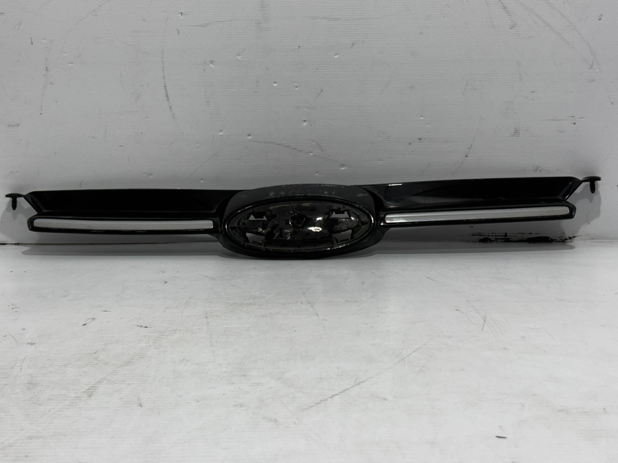 Ford Focus 2012 - 2014 Parrilla Delantera Usado Original