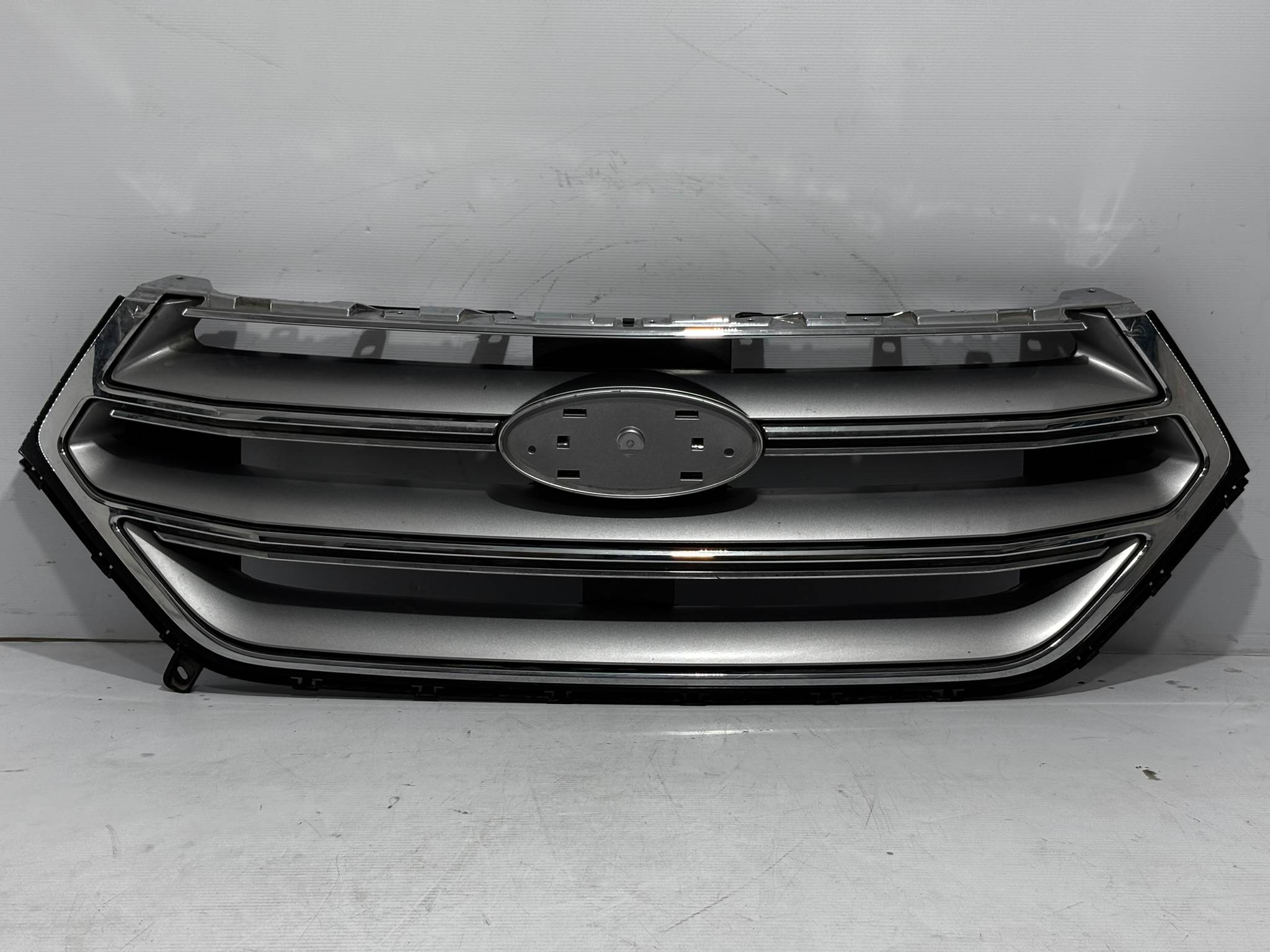 Ford Edge 2015 - 2018 Parrilla Delantera Usado Original