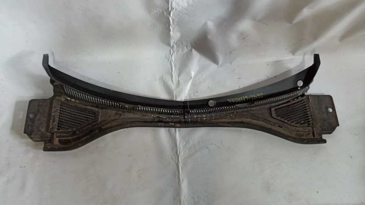 Tolva Limpiabrisas Vw  Jetta Mk7 2019-2026 Usada Original
