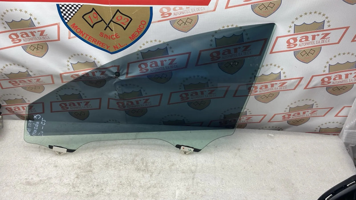 Mazda 3 2020 - 2025 Vidrio Delantera Izquierdo Usado Original