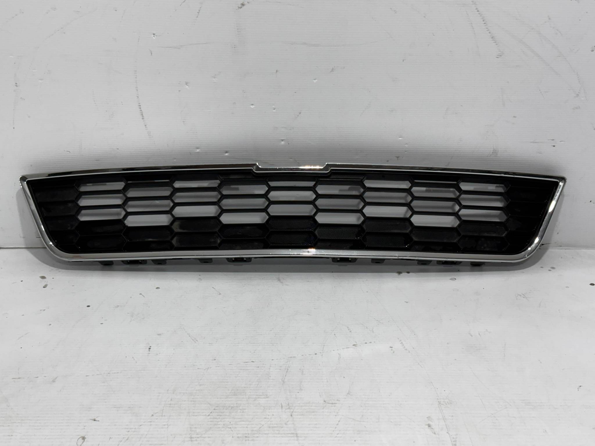 Chevrolet Sonic 2012 - 2016 Parrilla Delantera Usado Generico