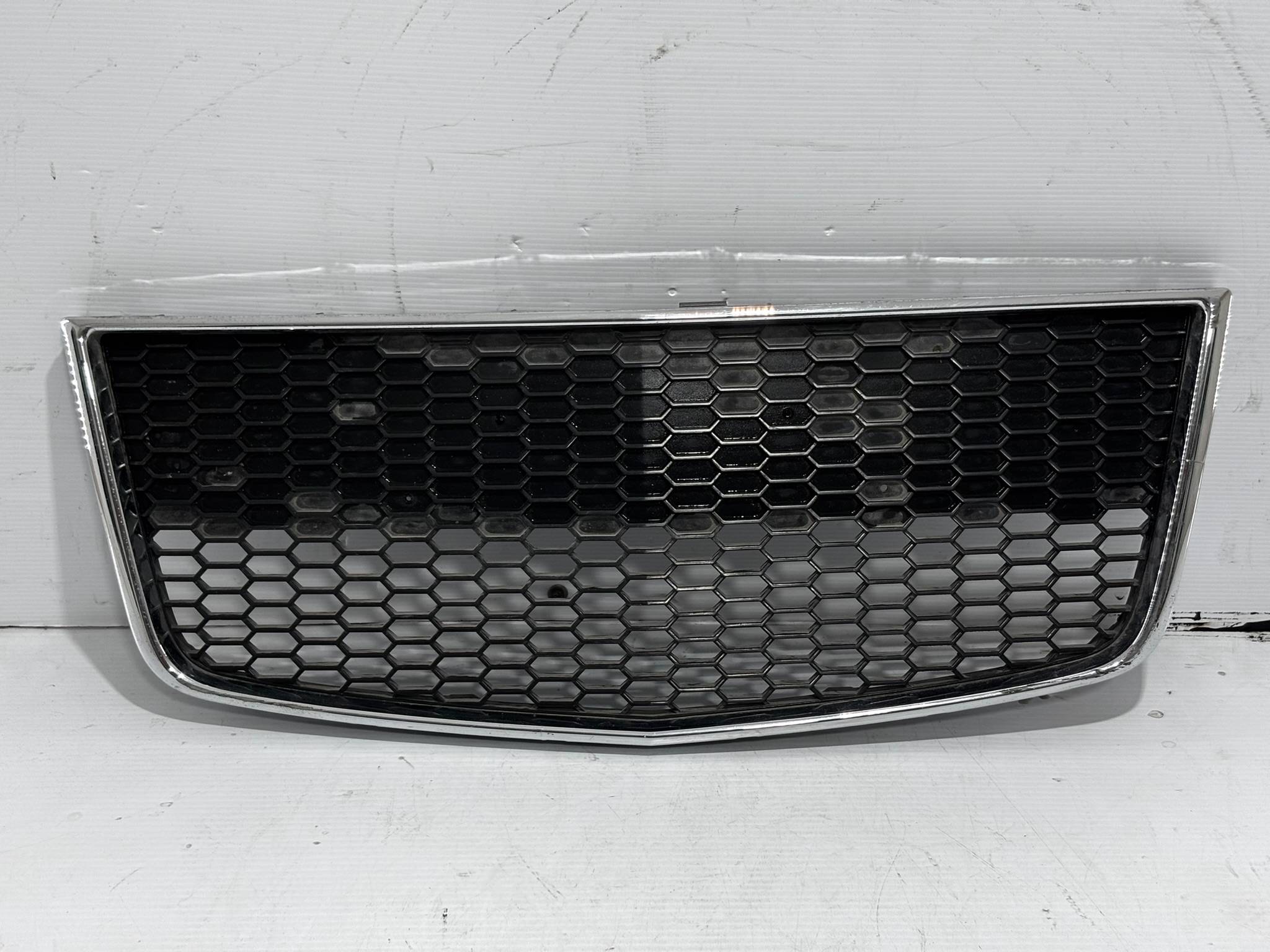 Chevrolet Aveo 2012 - 2017 Parrilla Delantera Usado Original
