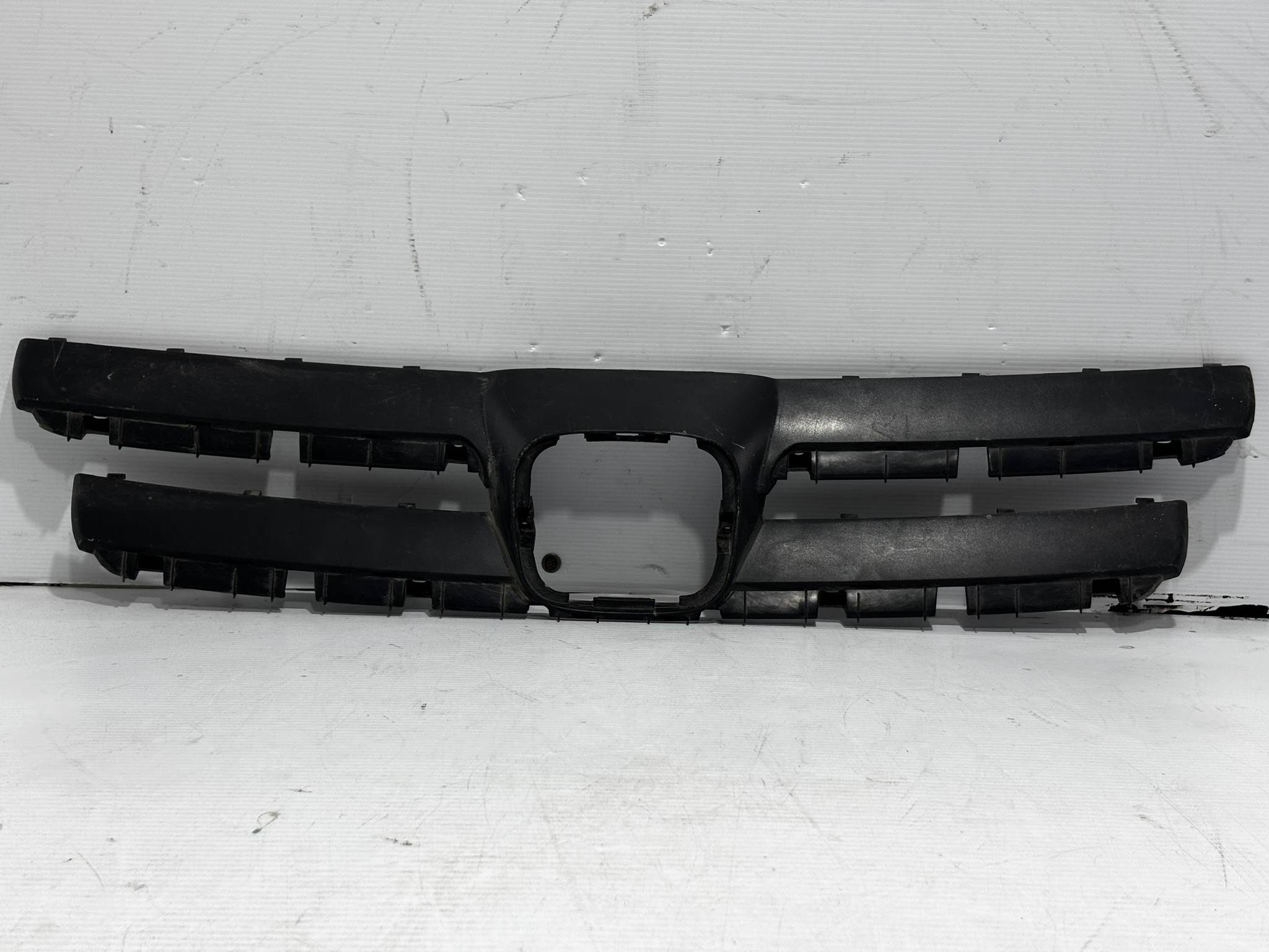 Honda Cr-v 2005 - 2006 Parrilla Delantera Usado Generico
