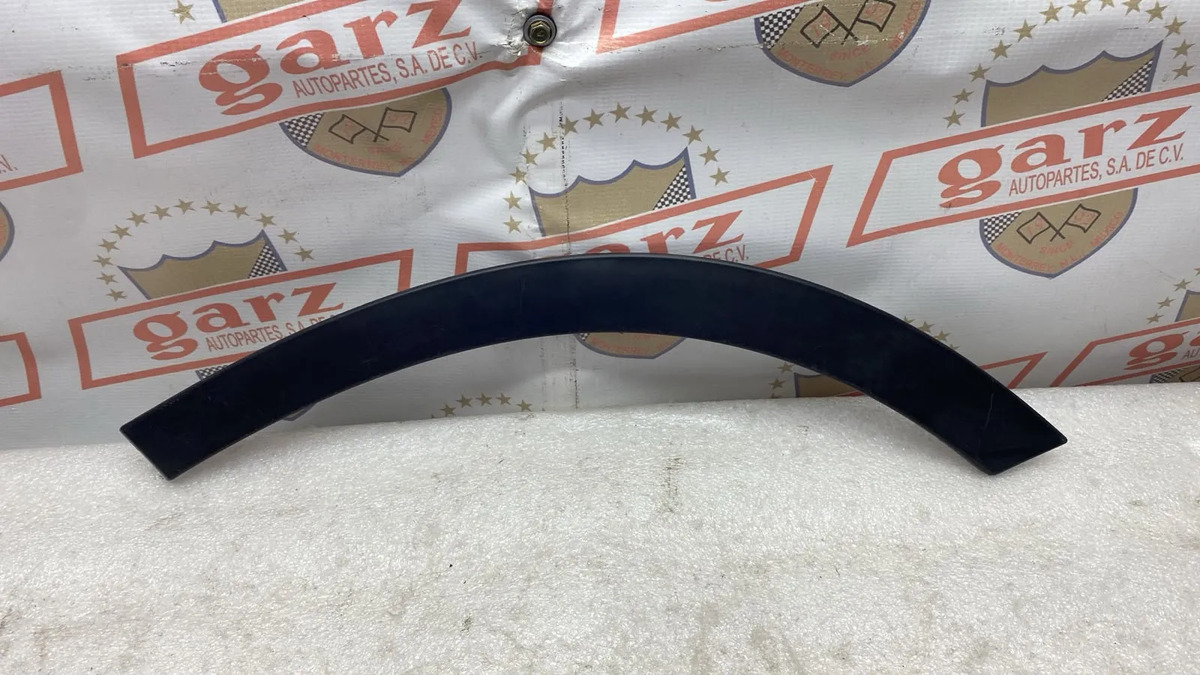 Dodge Journey 2022 - 2024 Molduras para Puertas Trasera Izquierdo Usado Original