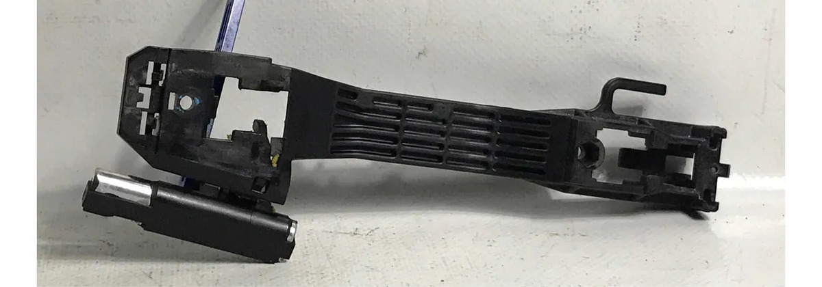 Base De Manija Trasera Izq Toyota Highlander 2008 - 2013