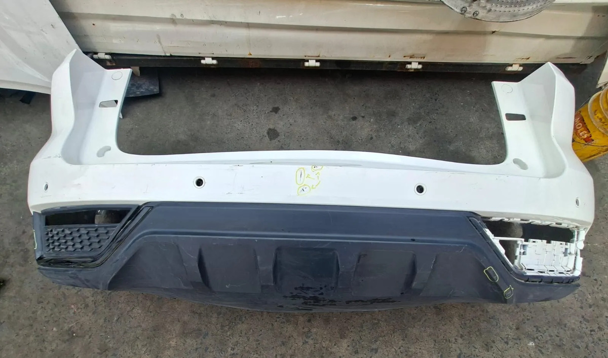 Facia Trasera De Ford Territory 2023-2025 Usada Original
