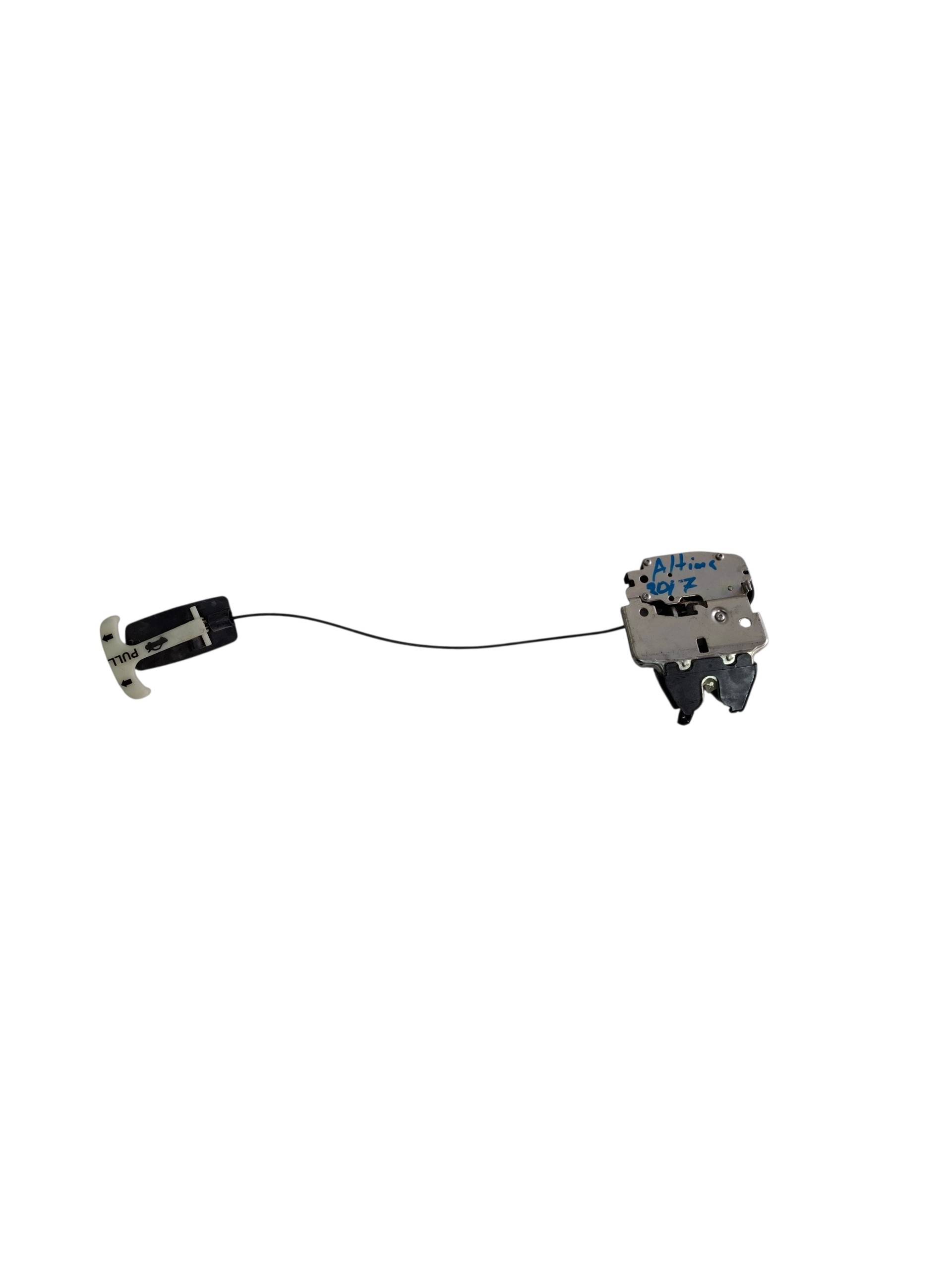 Nissan Altima 2017 - 2022 Chapa Trasera Usado Original