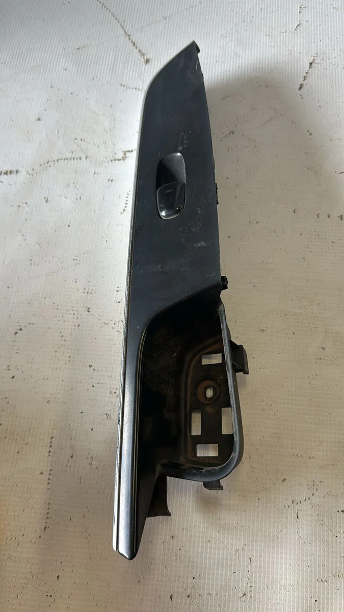 Control Elevador Delantero Rh Nissan Np300 2016-2024 C/bisel