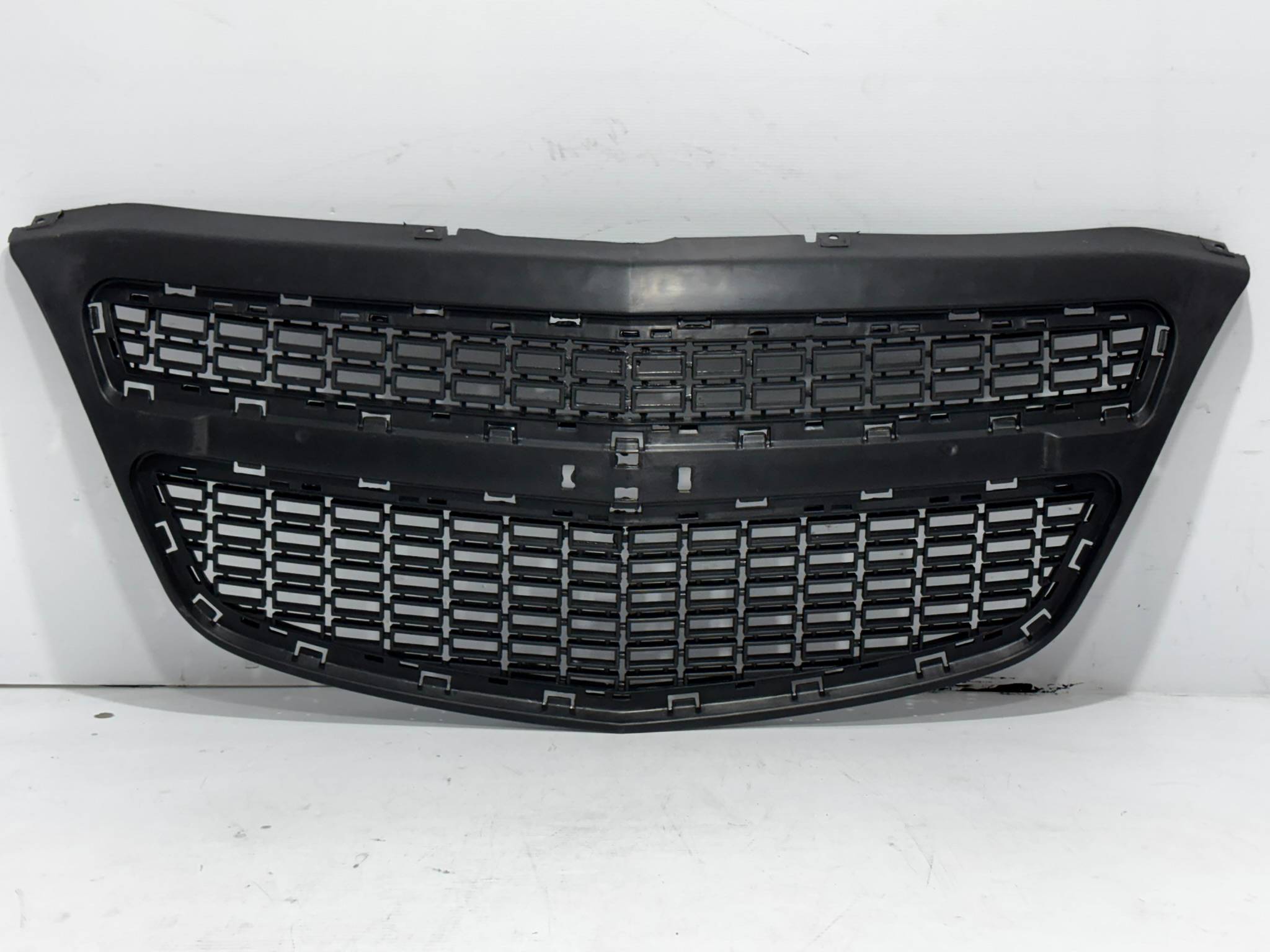 Chevrolet Tornado 2011 - 2021 Parrilla Delantera Usado Generico