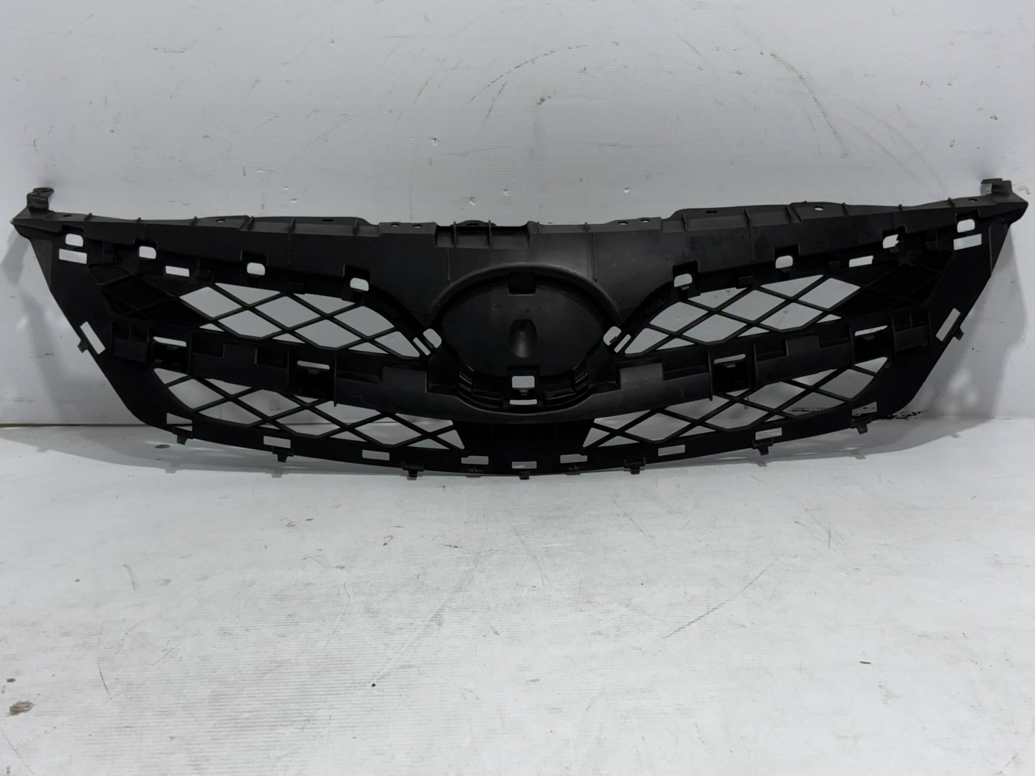 Toyota Corolla 2011 - 2013 Parrilla Delantera Usado Generico