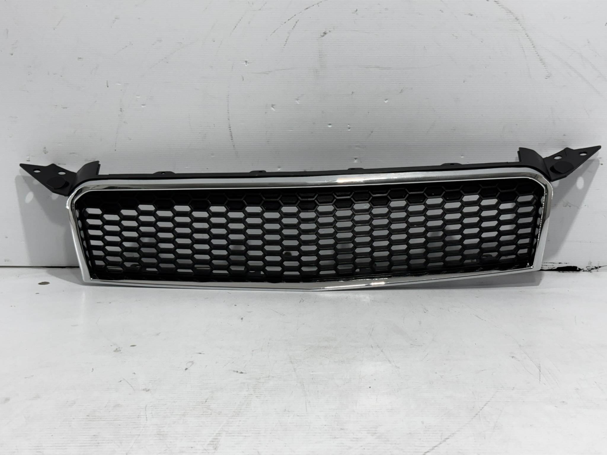 Chevrolet Aveo 2012 - 2017 Parrilla Delantera Usado Generico