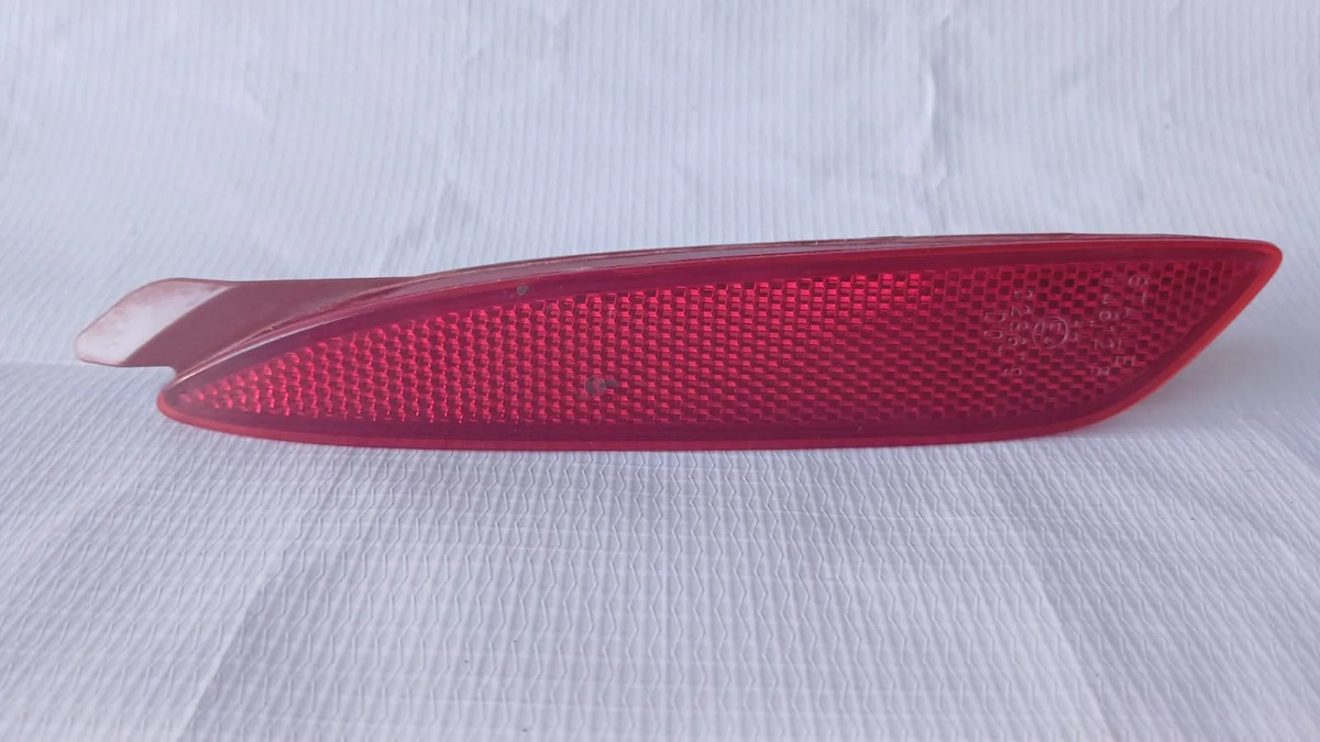 Reflector Trasero Izquierdo Mazda 3 H/b 19-25 Y Cx5 22-25 Rojo