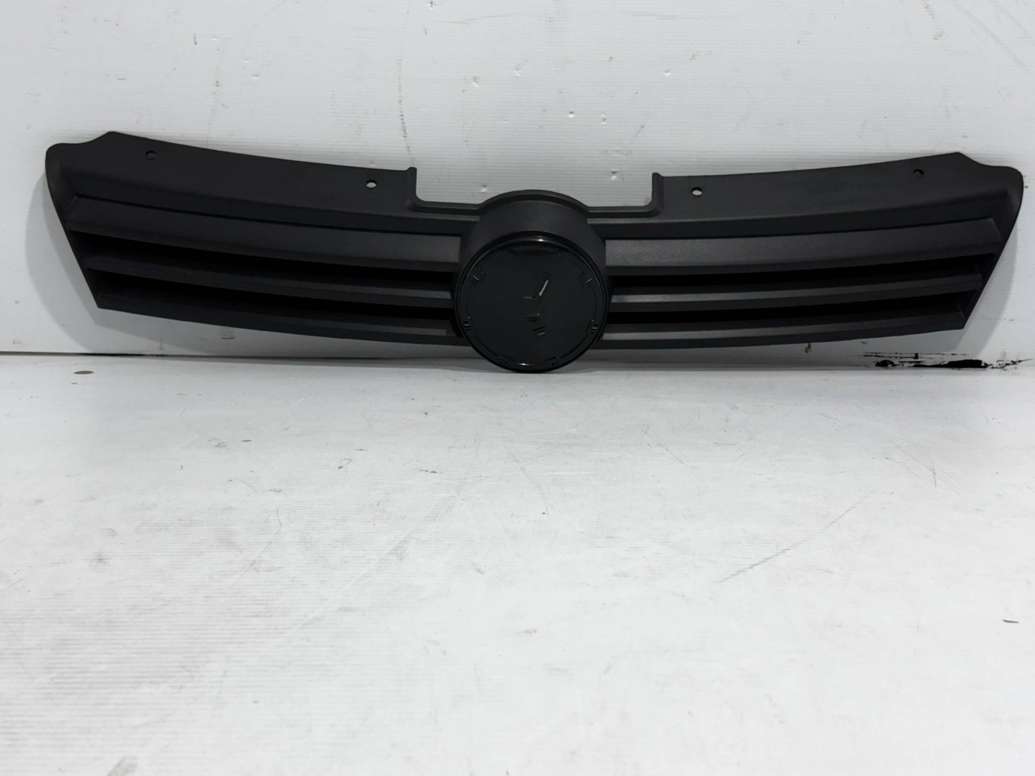 Volkswagen Gol 2014 - 2016 Parrilla Delantera Usado Generico