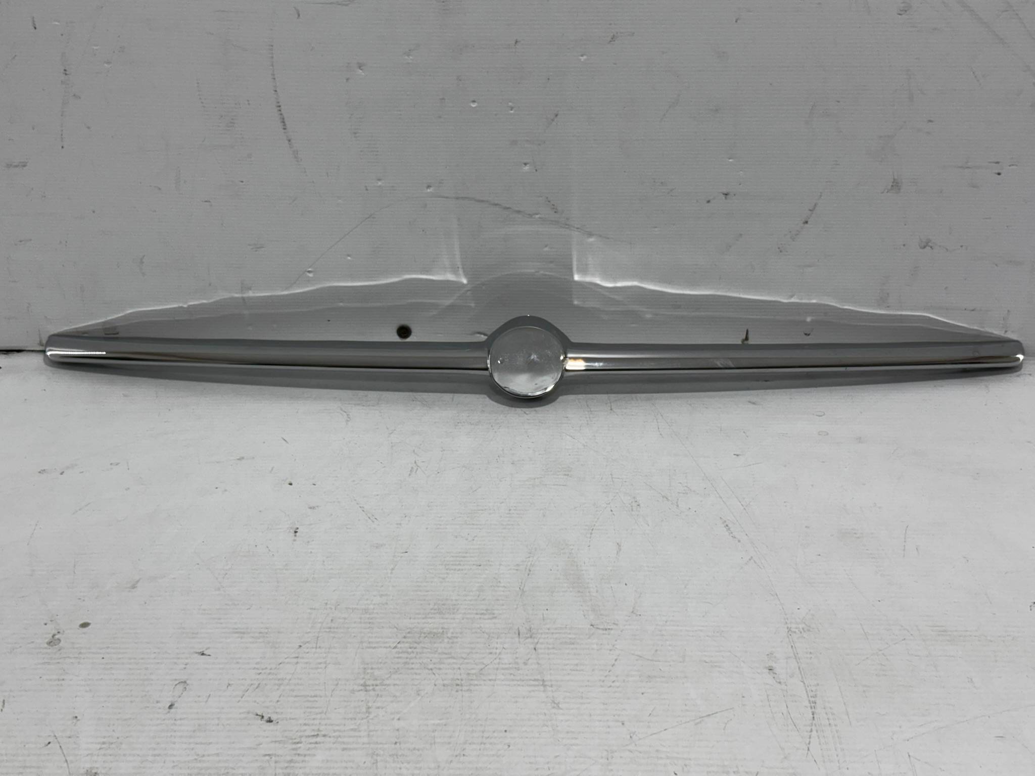 Nissan Altima 1998 - 1999 Moldura Delantera Usado Generico