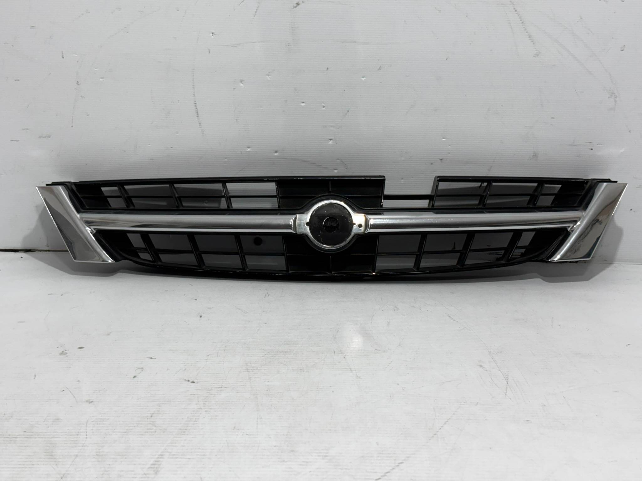 Nissan Maxima 1997 - 1999 Parrilla Delantera Usado Original