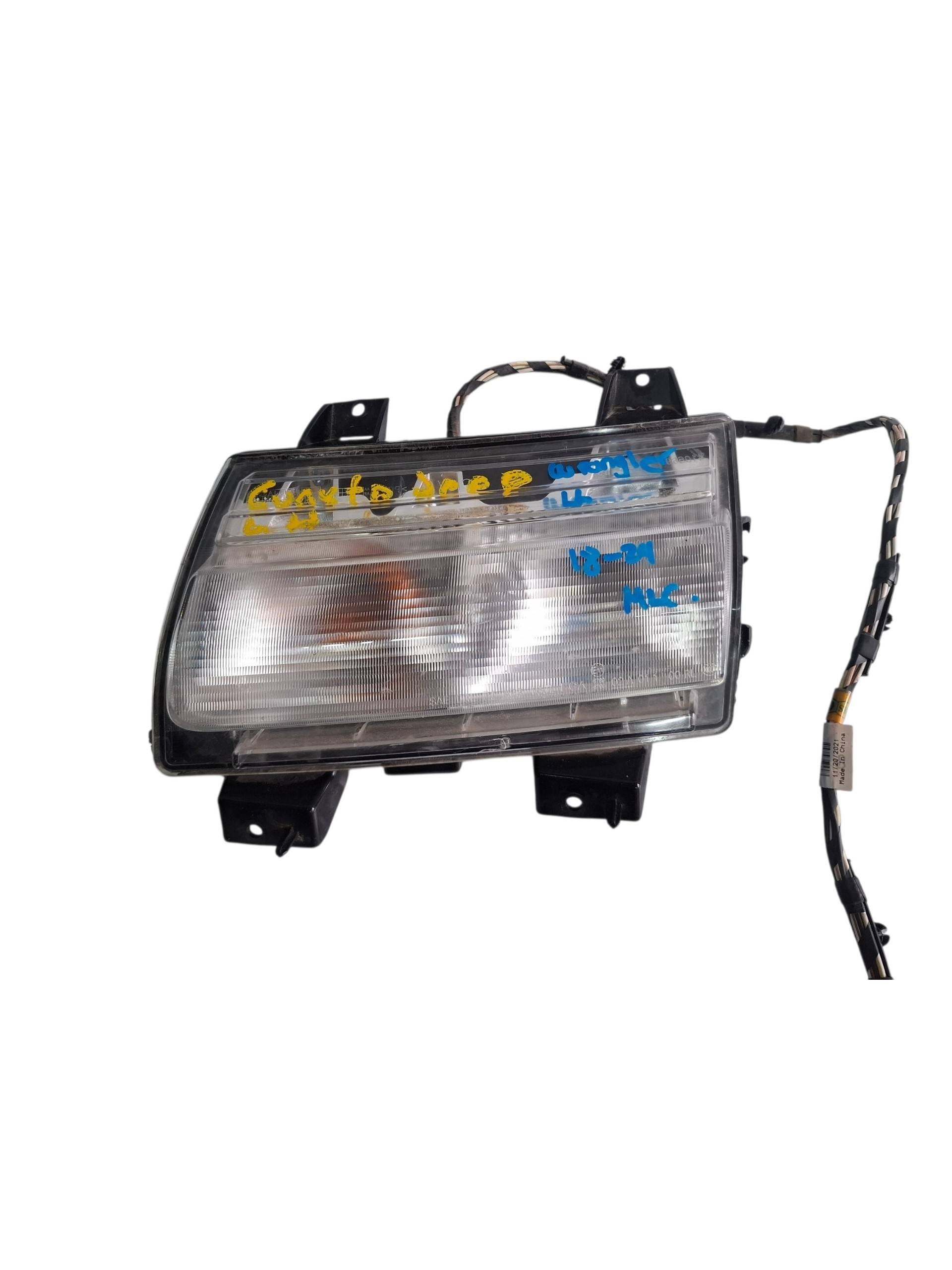 Jeep Wrangler 2018 - 2023 cuarto de fascia Izquierdo Usado Original