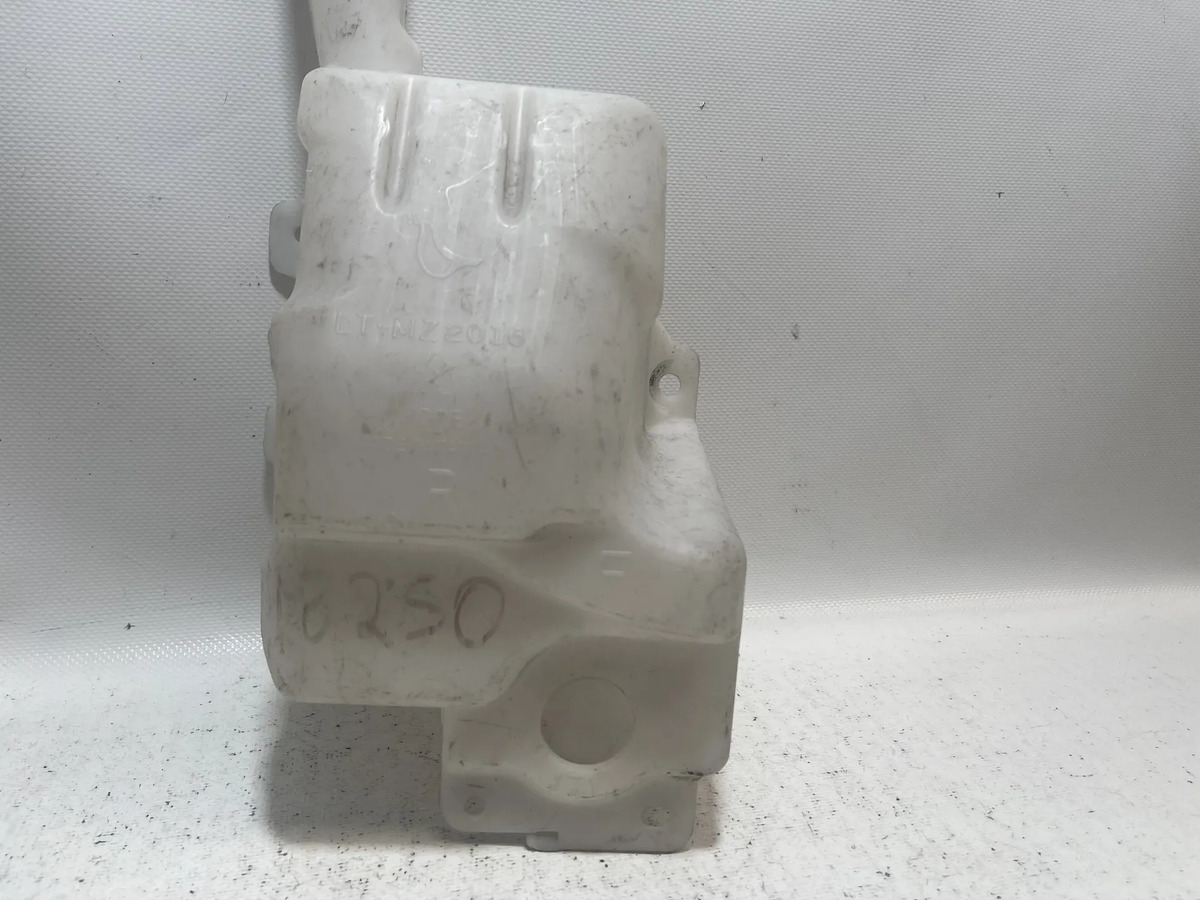 Depósito Limpiaparabrisas Mazda 6 2005 2006 2007 2008 Blanco