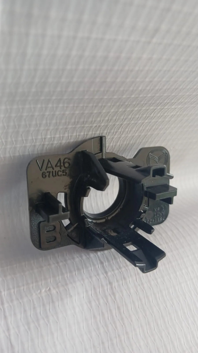 Bisel De Sensor Trasero Derecho Mazda Cx50 23-25 Negro Derecho