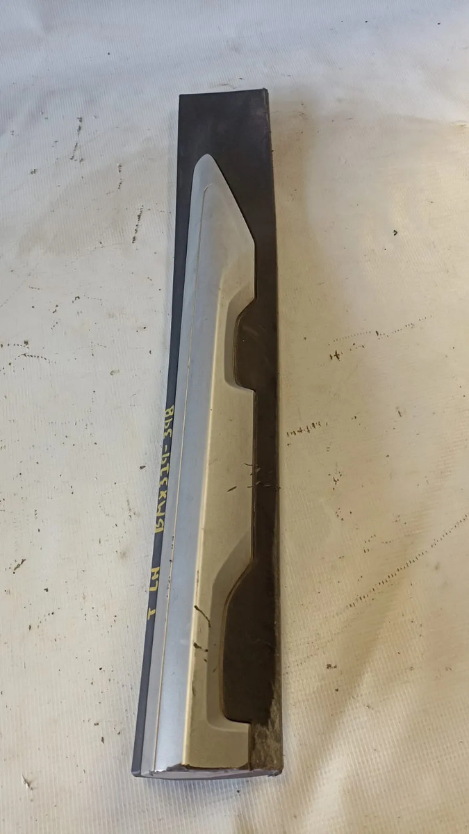 Moldura De Puerta Trasera Lh Bmw X3 2019-2024 Xdrive 30i Negro/plateado