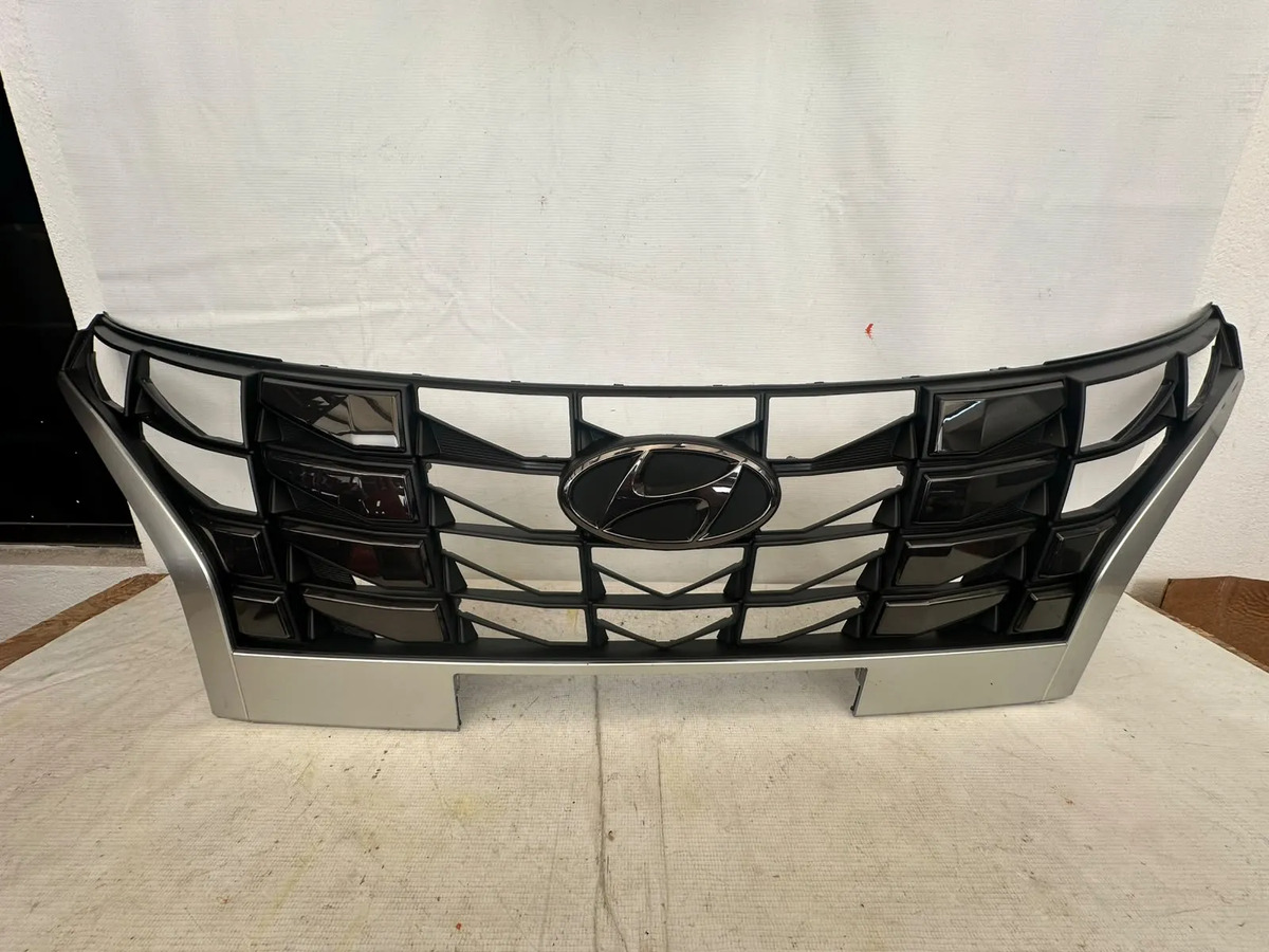 Parrilla Superior Principal Creta 2024-2025 Usada Original Plata/negro Brillante