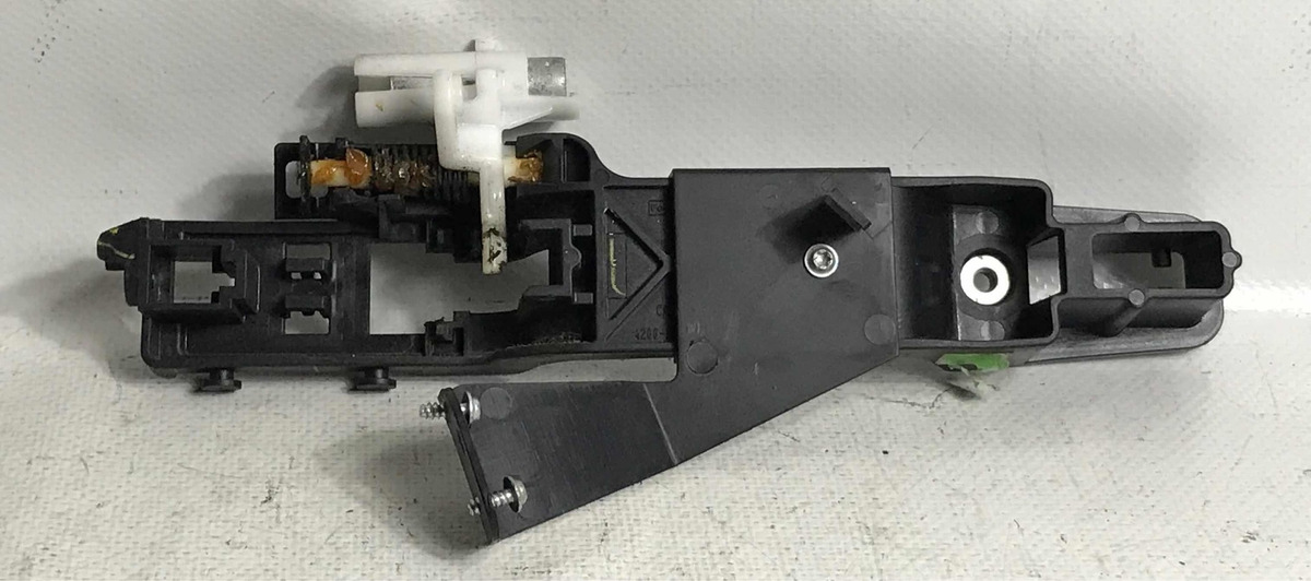 Ford Fusion 2006 Al 2012 Base De Manija Trasera Izquierda