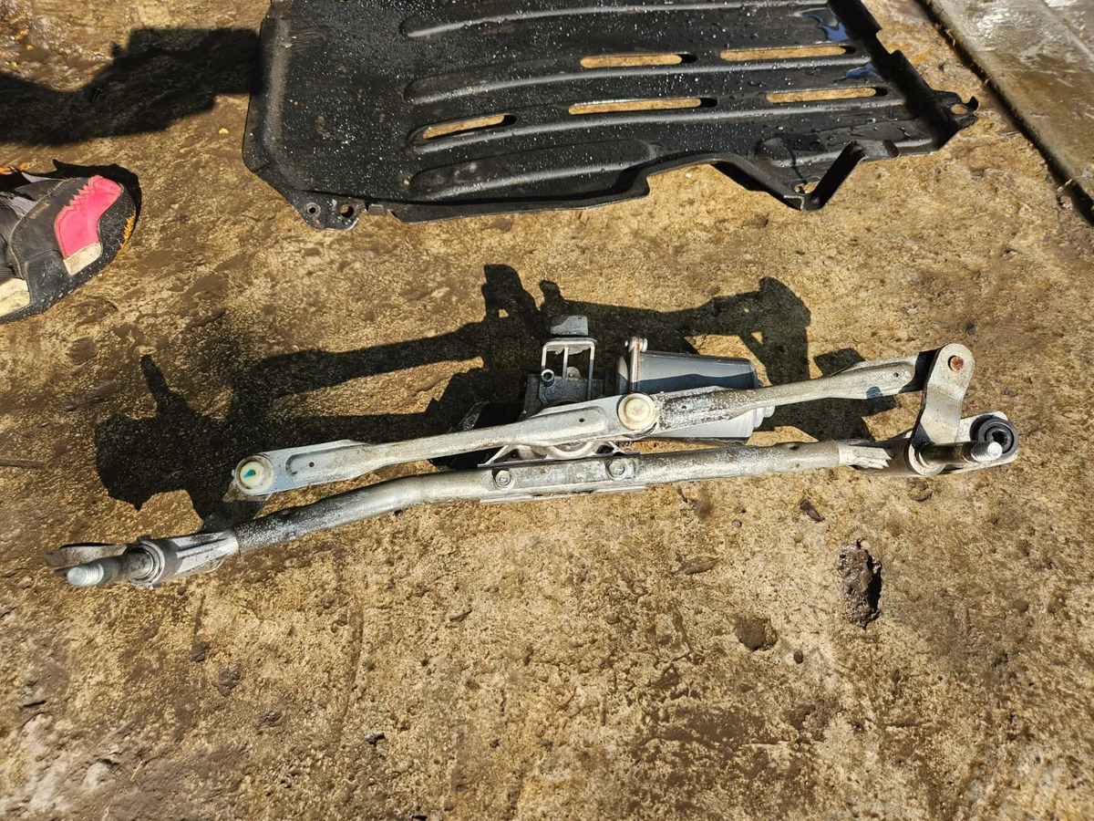 Renault Fluence 2011-2017 Motor Limpiaparabrisas