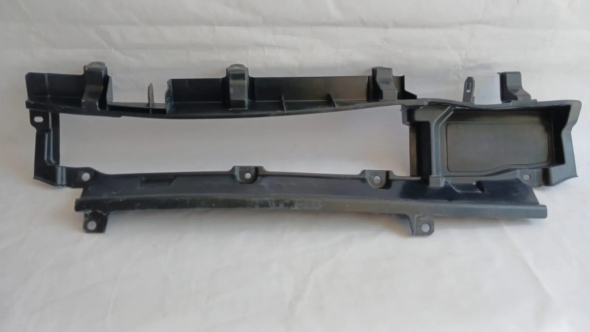 Deflector Inferior De Radiador Suzuki Ertiga 19-26 Negro