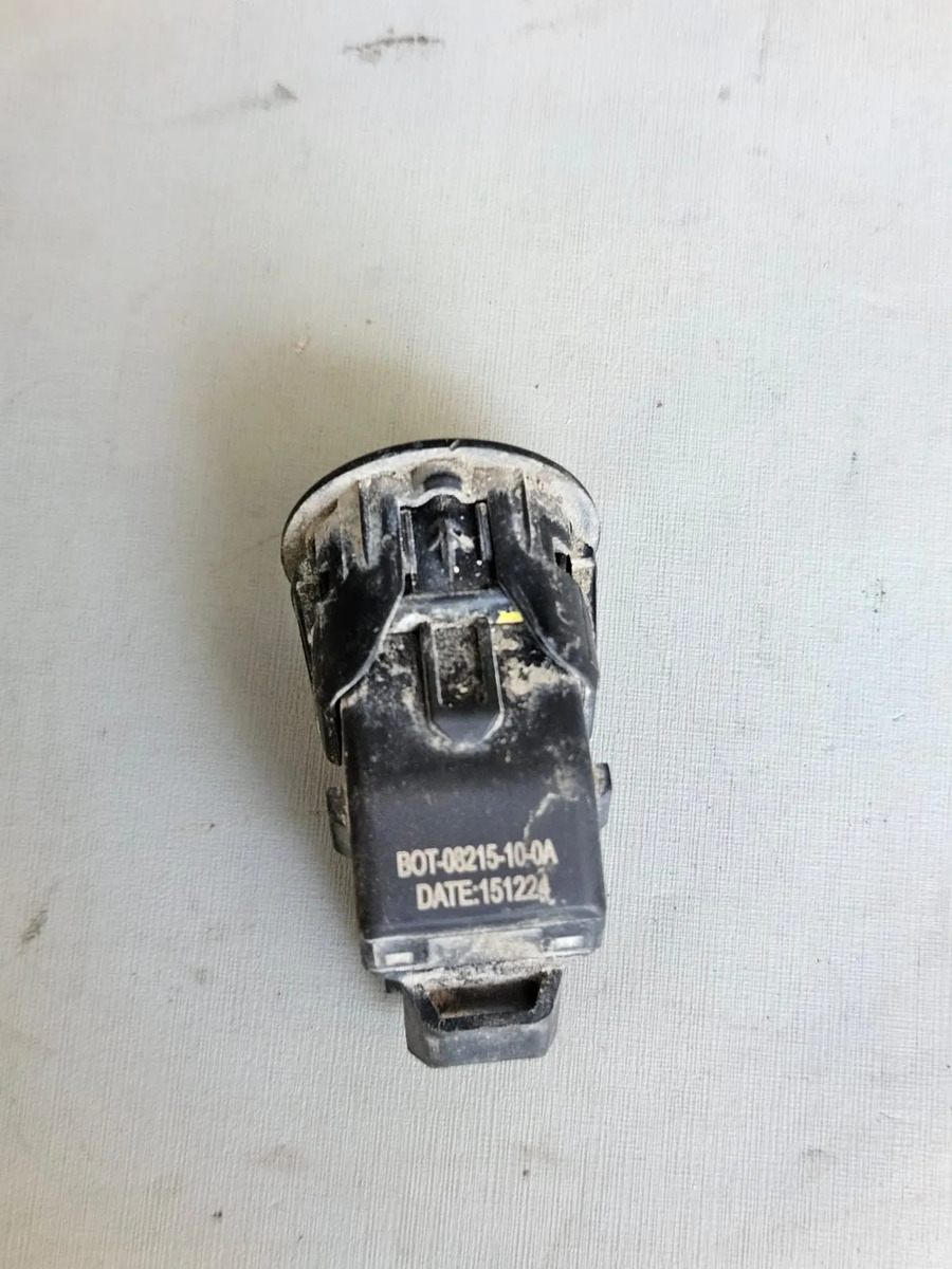 Suzuki Vitara 2016-2020 Sensor Reversa Original Negro