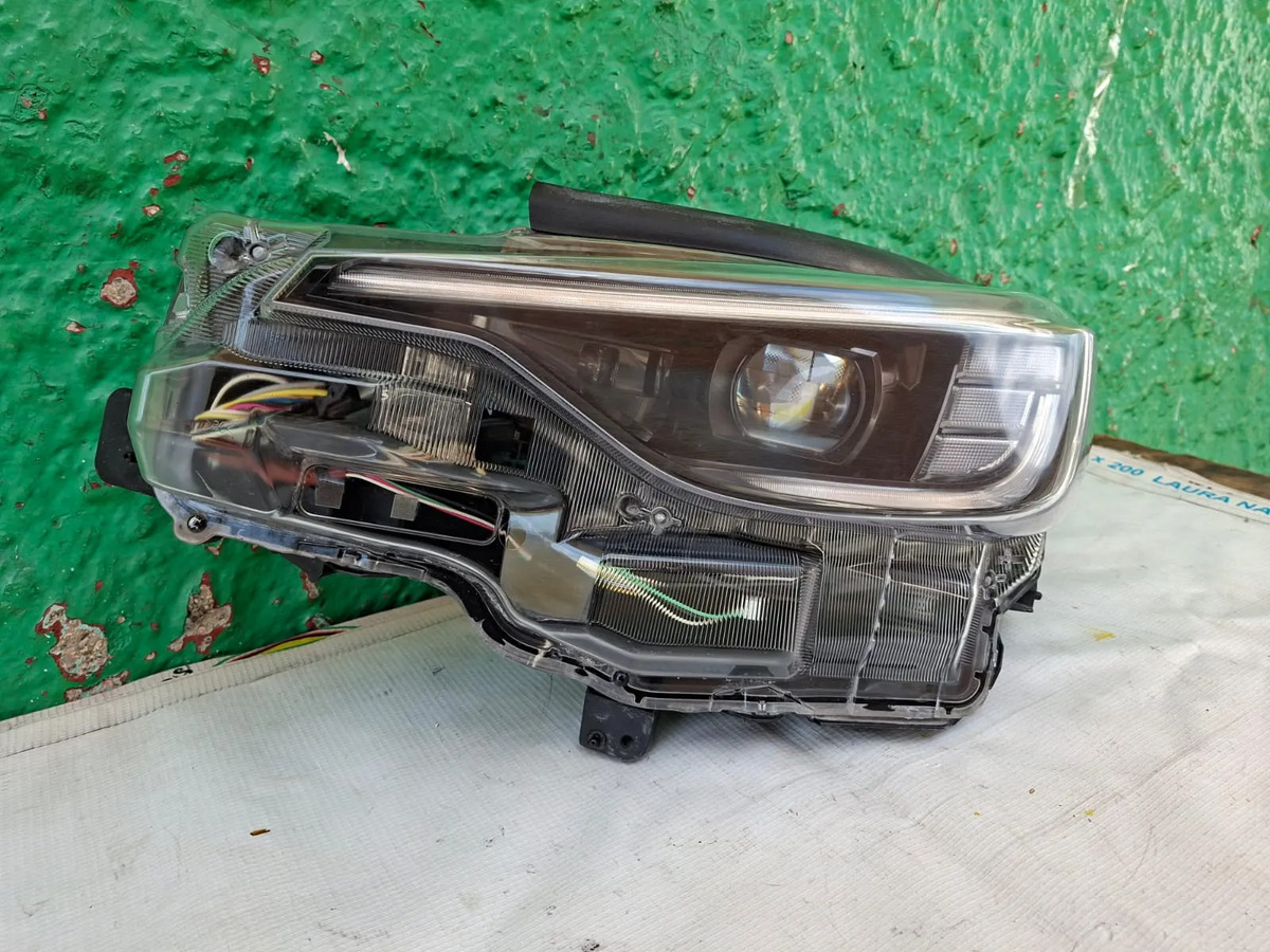 Faro Izquierdo De Subaro Crosstrek 2025 Usado Original Negro