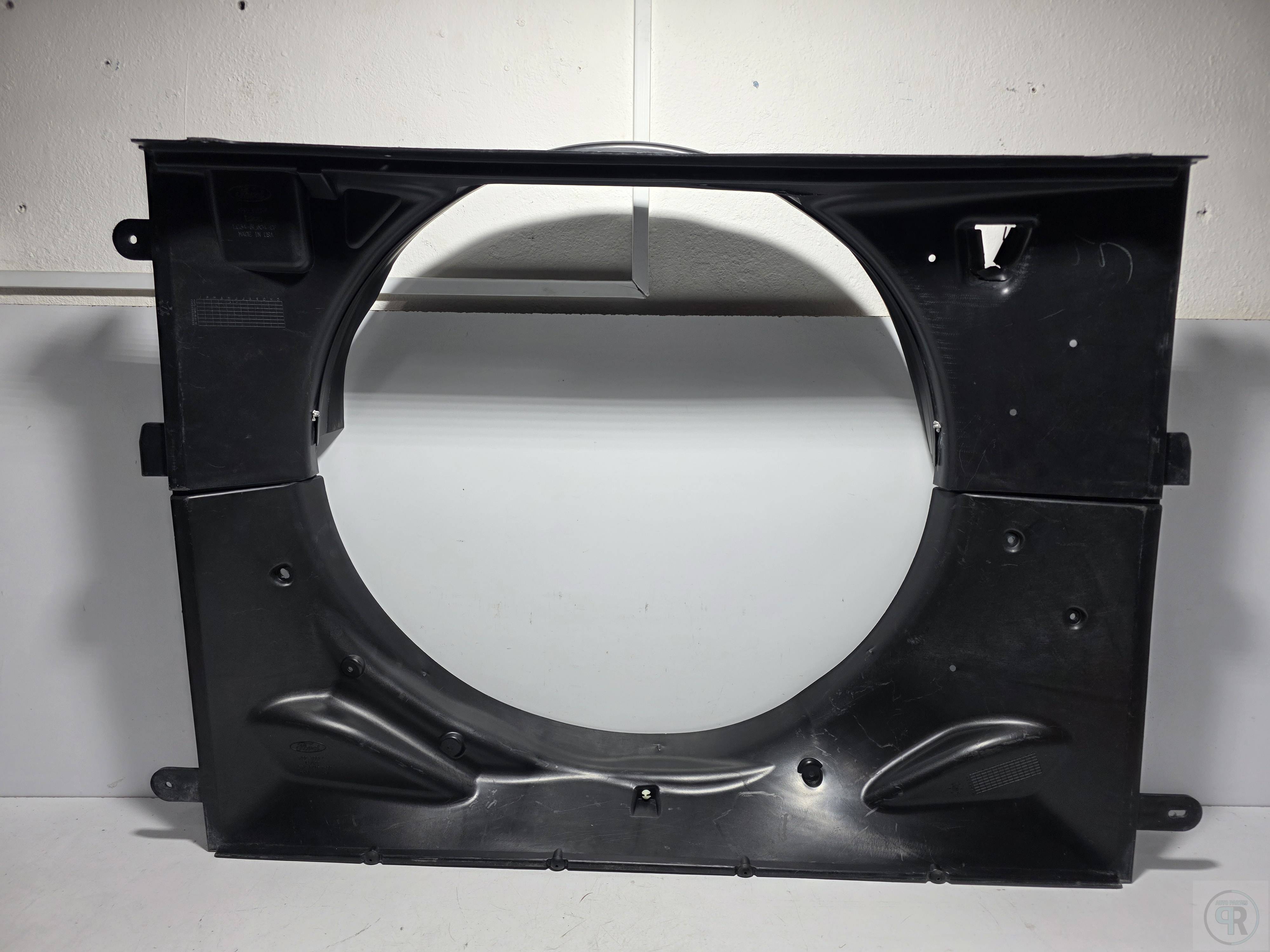 Ford F-350 super duty 2023 - 2025 Tolvas de Motor Delantera Usado Original