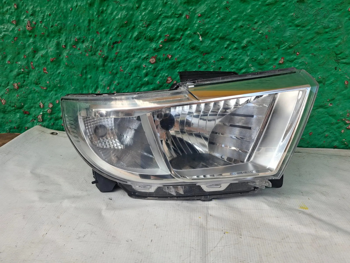 Faro Derecho De Chevrolet Tornado Van 2022-2023  Original Derecho/pasajero