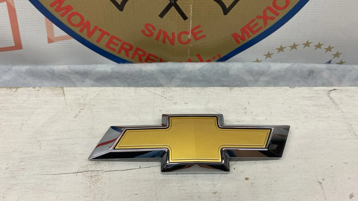 Chevrolet Aveo 2018 - 2023 Emblema Usado Original