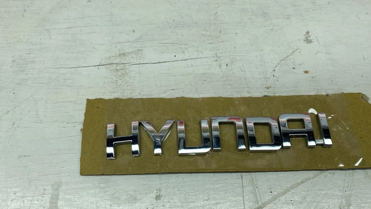 Hyundai I10 2015 - 2020 Emblema Trasera Usado Original