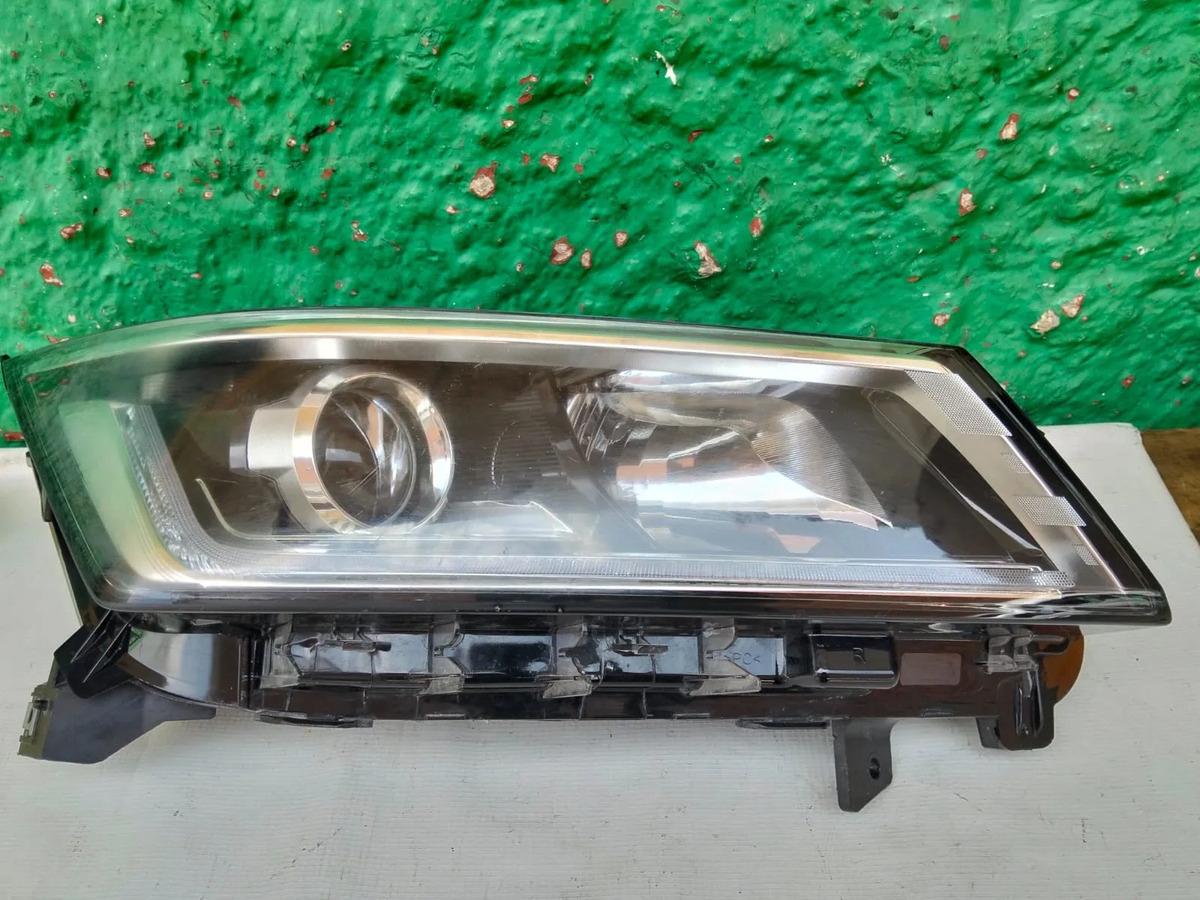 Faro Derecho Chevrolet Aveo 2023-2025  Original Con Detalle Derecho/pasajero