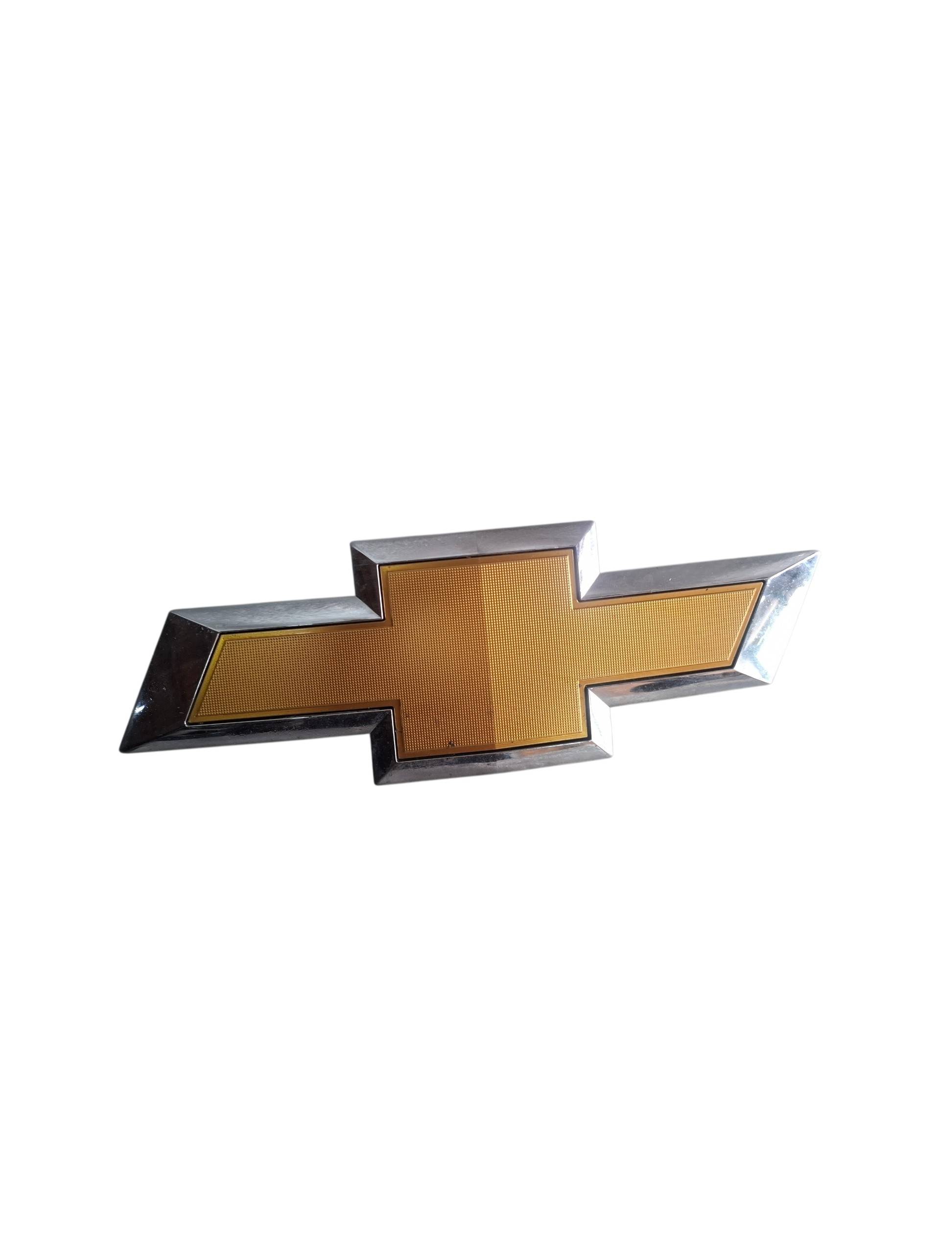 Chevrolet Silverado 2014 - 2015 Emblema Usado Original