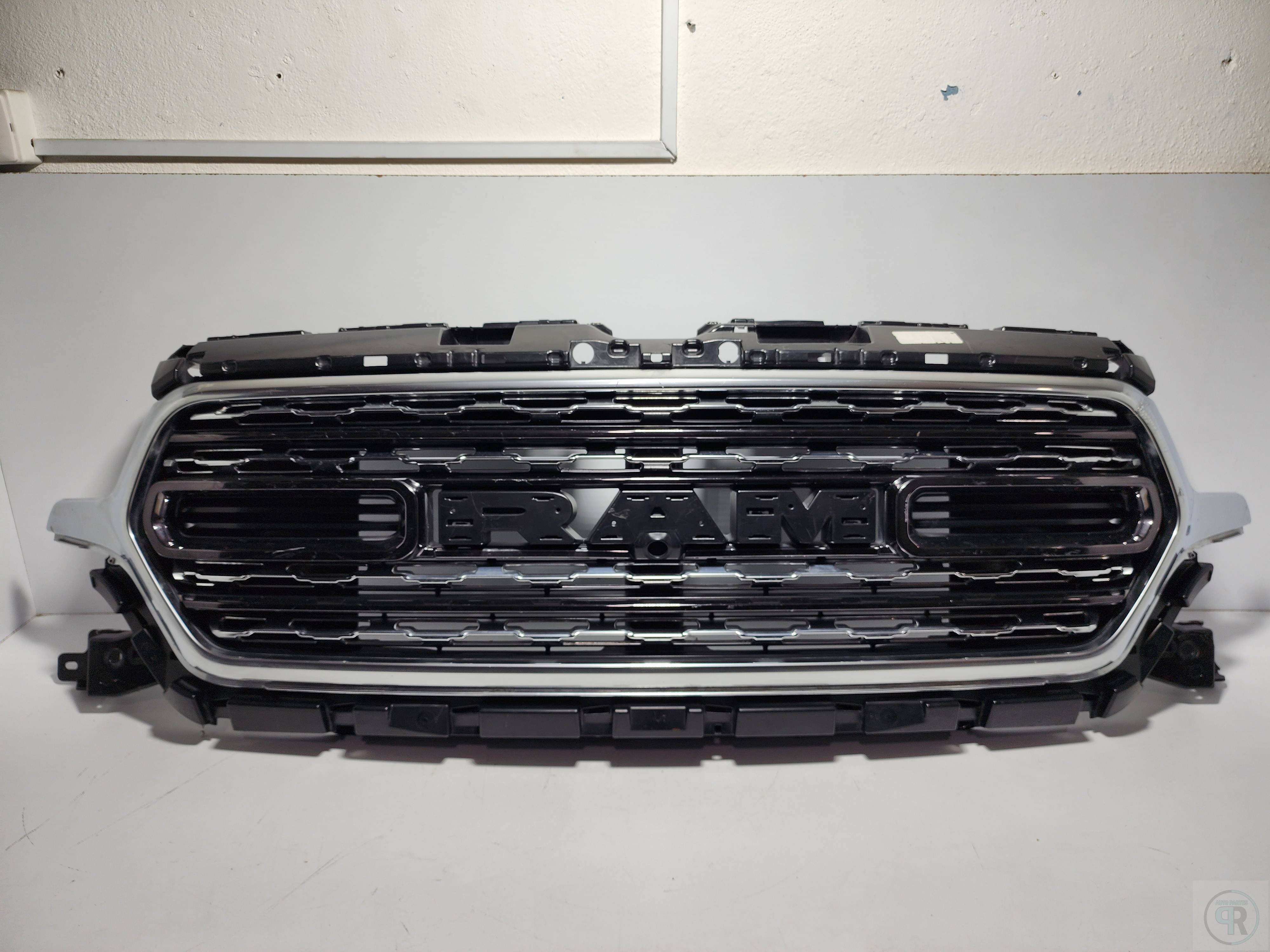 Ram 1500 2019 - 2023 Parrilla Delantera Usado Original