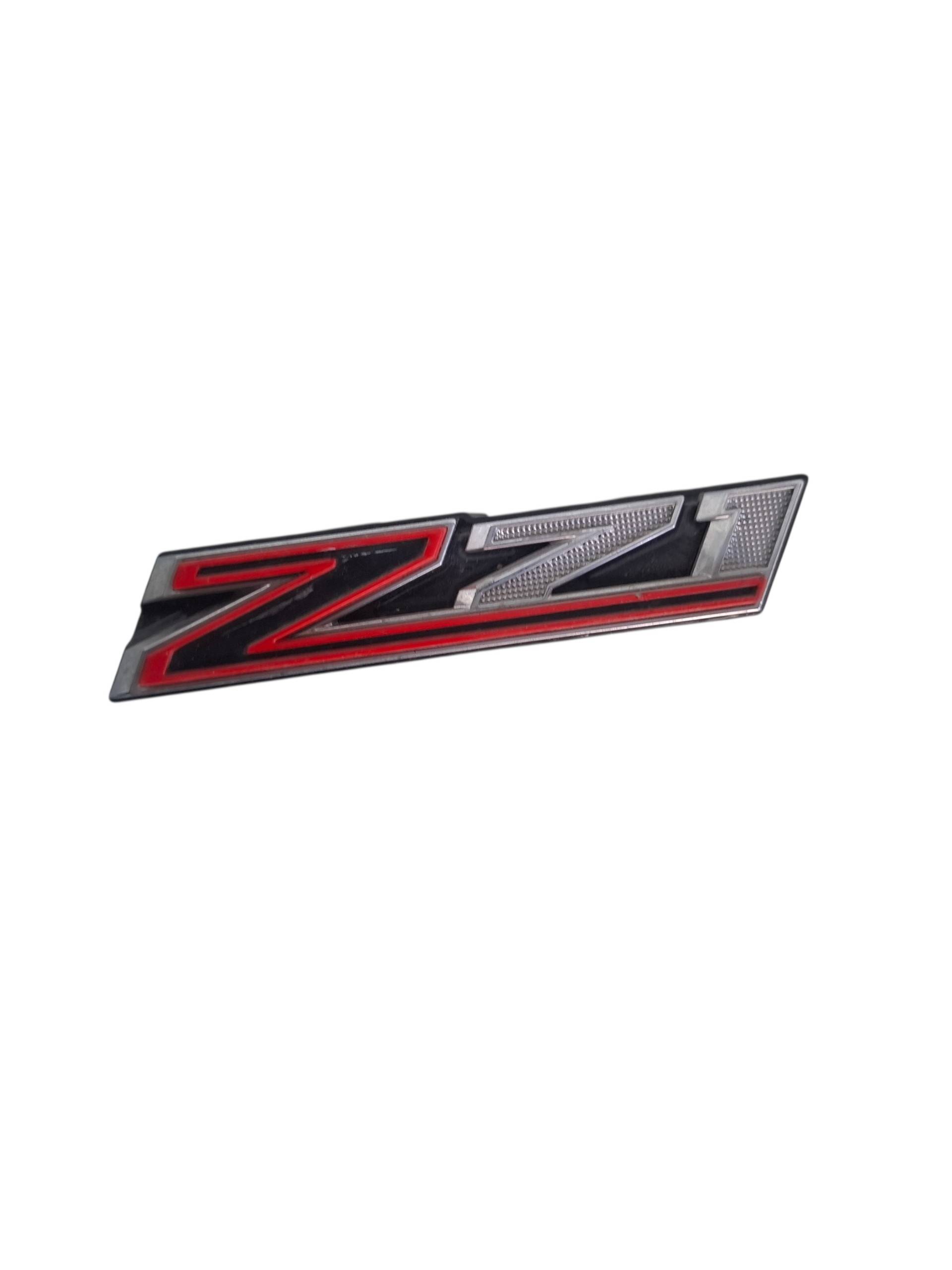 Chevrolet Suburban 2021 - 2024 Emblema Usado Original
