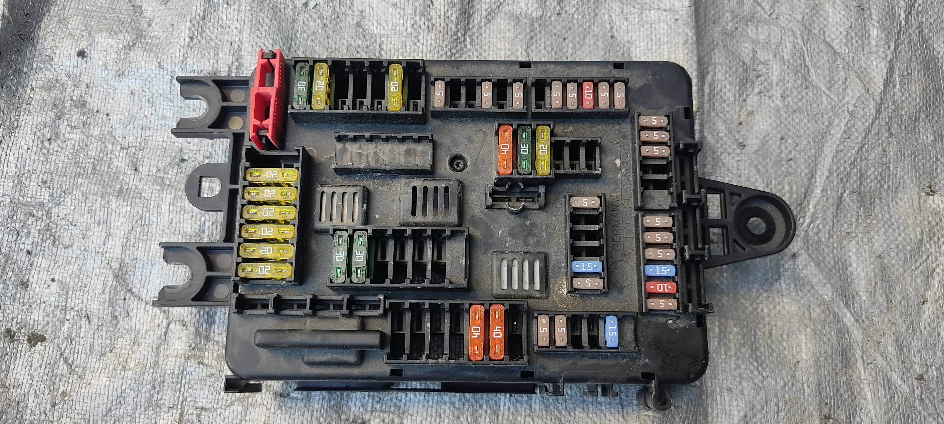 Bmw Serie 1 2013 - 2017 Módulos de Fusibles Usado Original