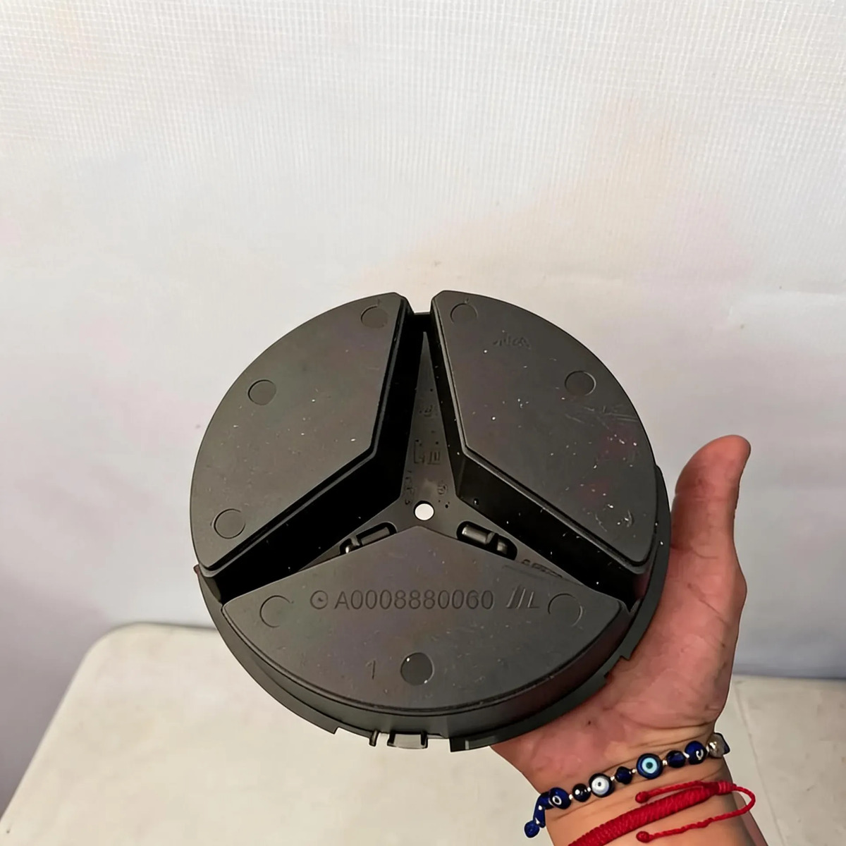 Base Soporte Emblema Radar Mercedes Benz A0008880060 Original Negro