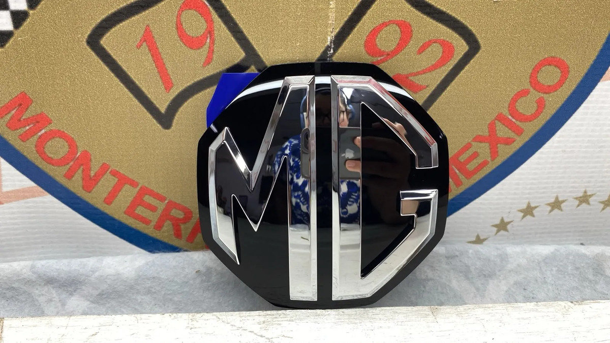 Emblema Parrilla Mg 3 2019 Al 2023 Negro
