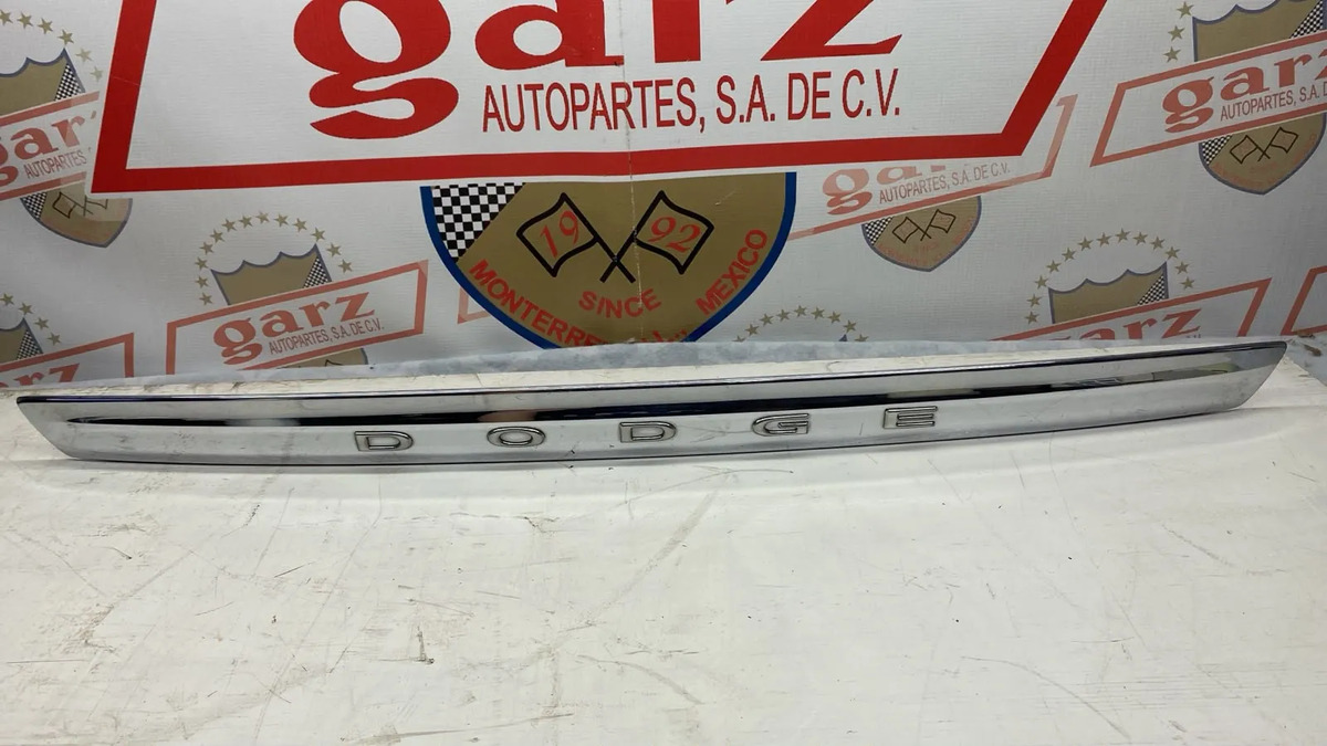 Moldura Cromada Tapa Cajuela Dodge Attitude 2015 Al 2024