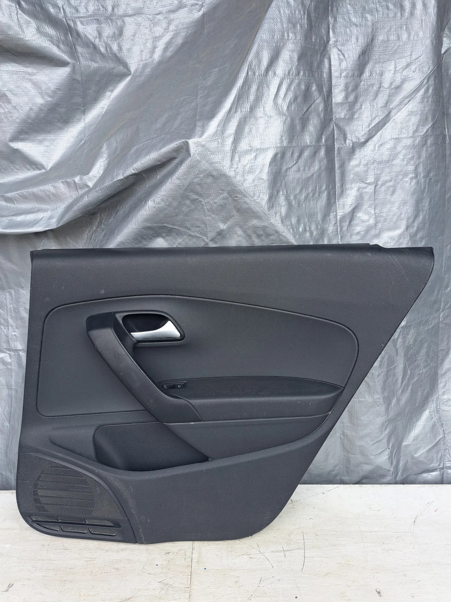 Volkswagen Vento 2013 - 2020 Tapiceria Trasera Derecho Usado Original