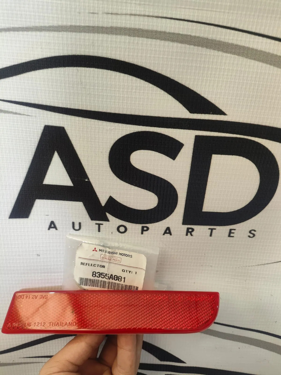 Reflejante Fascia Trasera Izquierda Mitsubishi Mirage 17-20 Rojo