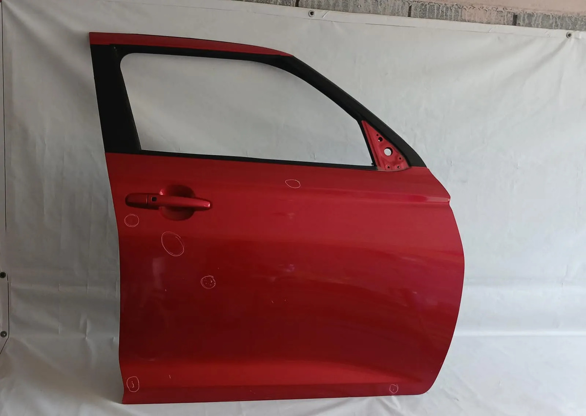 Puerta Delantera Derecha Suzuki Swift 2025-2026 Delantera Derecho Rojo
