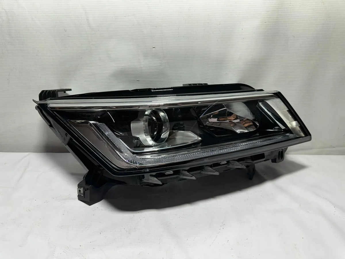 Faro Derecho Aveo 2024 25 2026 F/cromado Usado Original Derecho/pasajero