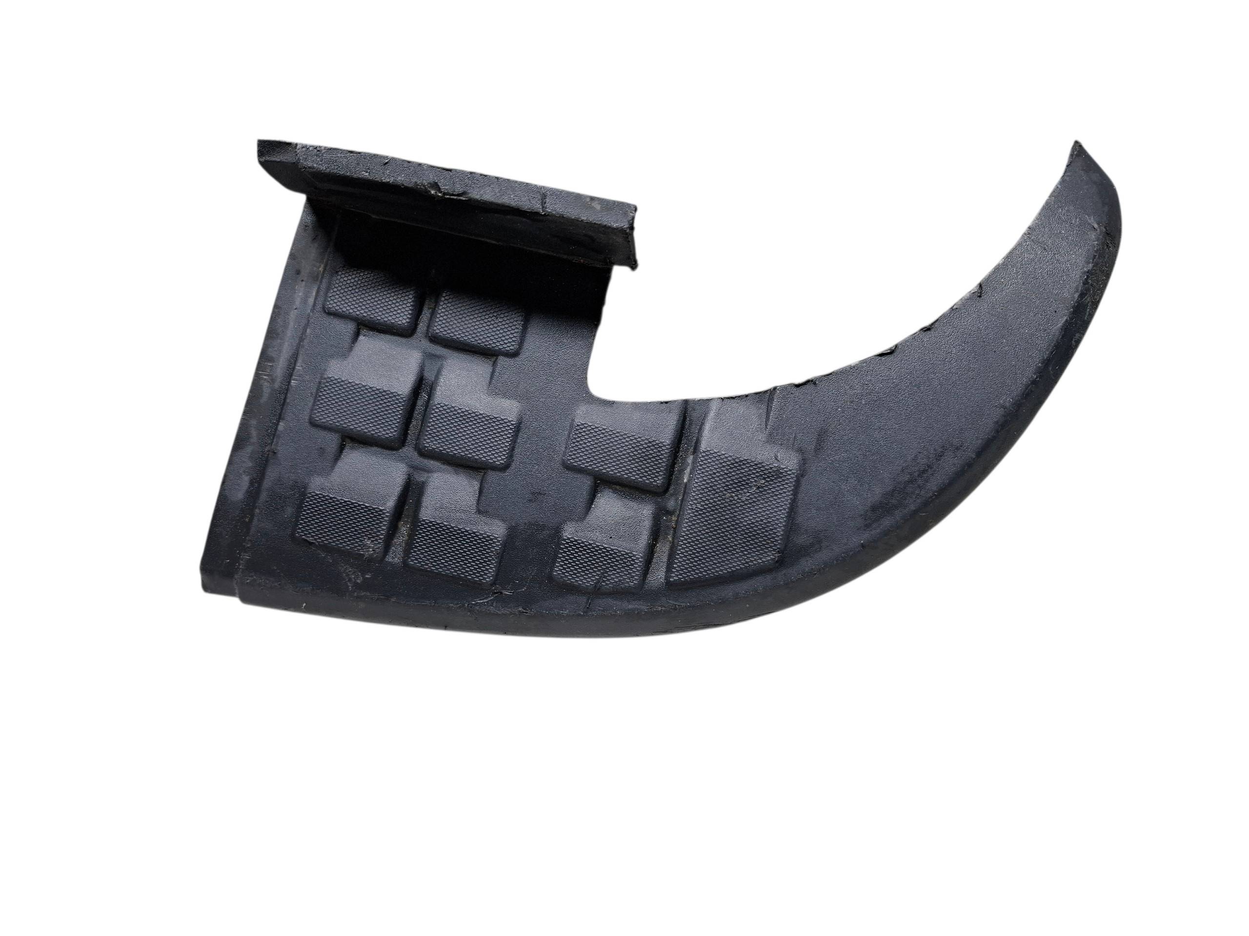Chevrolet Colorado 2013 - 2015 Moldura para defensa Delantera Derecho Usado Original