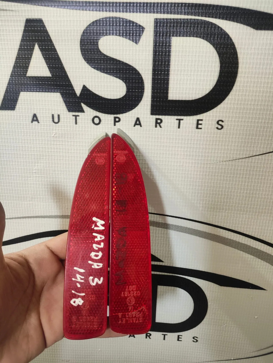 Par Reflejantes Traseros Fascia Mazda 3 2014-2018 Rojo