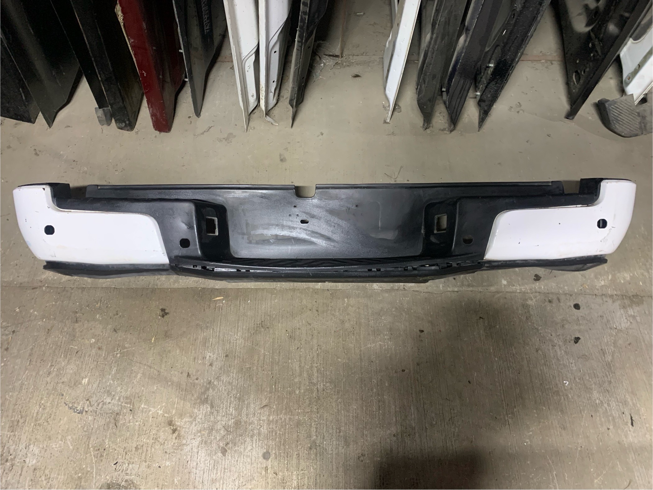 Nissan Np300 frontier 2020 - 2023 Defensas Usado Original